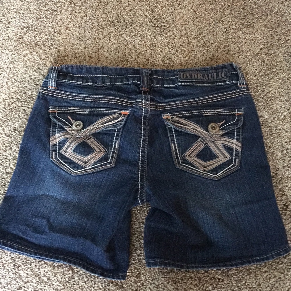 Hydraulic shorts